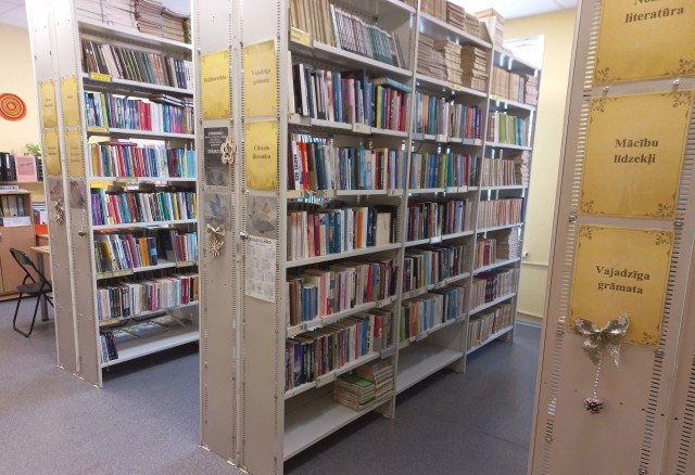 Aglonas vidusskolas bibliotēka